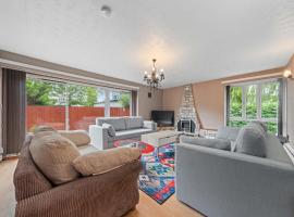 Strathalmond 4 Bedroom House - Edinburgh, ξενοδοχείο στο Εδιμβούργο