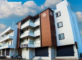 Hotel Sun Suites - A unit of SUN Group - Spacious Rooms - Brand New Building, hotel en Tirupati