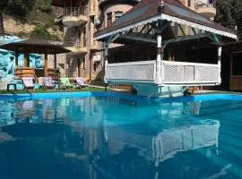Grand Ahtamar Hotel