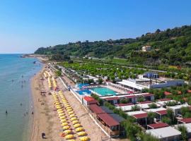 Girasole Eco Family Village, hotel v destinaci Marina Palmense
