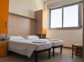 Rooms Casa Celeste sul Mare, hotel en Cesenatico