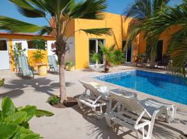 Hôtel Colibri Lac Rose – hotel w mieście Niaga