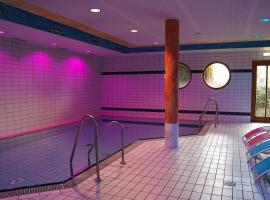 Hotel Sonnenhof - Tante ALMA`s Sommerfrische, hôtel à Sonnen