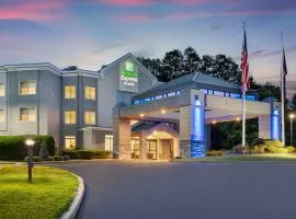 Holiday Inn Express & Suites Hawthorne - Elmsford North by IHG