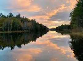 MoonLight Treehouse At Belgrade Hospitality