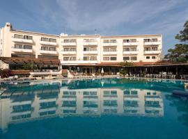 Paphos Gardens Holiday Resort, hotel v destinaci Paphos City