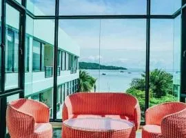 Phi Phi Nice Beach Hotel Hip