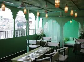 Island Tower Boutique Hotel