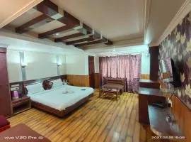 Hotel Berries Gangtok 300mtr from mg marg