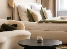 The Charming by Curt Suites