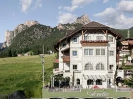 Alpstay - Hotel Acadia - Adults Mountain Home
