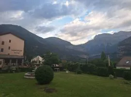 雪绒花酒店