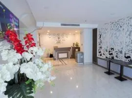 White Diamond Airport Hotel