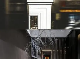 HÉONIC ART-PLAY HOTEL & SUITES - Ultimate Switch Experience - Exclusive 2&3-Bedroom Suites with Jade Mahjong Machine - - Near Xi'an Drum Tower & Yongning Gate & Xi'an Museum-Freshly Crafted Coffee - Cats Cuddle Zone - Exclusive Offer Squalane Body Spa