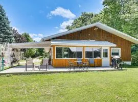 La Crescent Cottage on Minnesota Bluffs with View!