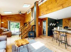 Spellbinding Secluded Cabin Oasis Near Moosehead Lake, Maine