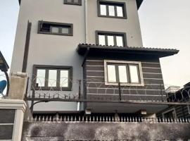 De Caesar's Hotel & Lounge, hotel en Surulere