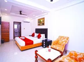 Hotel Moon Taj Near Yashobhoomi Convention Centre