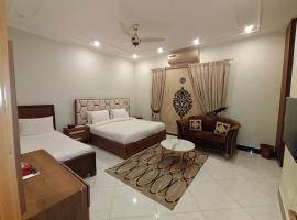 Relax Lodge Family Guest House, hotel v destinaci Islámábád