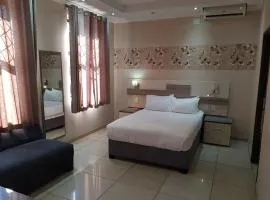 Tudor House Hotel