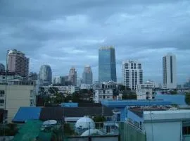 The Boss Sathorn Hotel