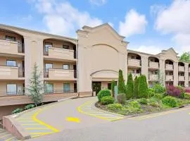 TraveIodge by Wyndham Parsippany