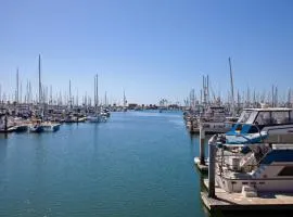 Holiday Inn Express Hotel & Suites Ventura Harbor by IHG