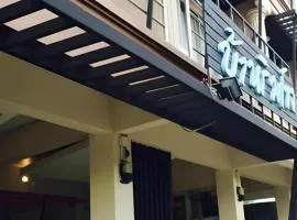 Baan Rim Khong Hotel