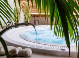 Best Western Les Bains Hotel et SPA, Hotel in Perros-Guirec