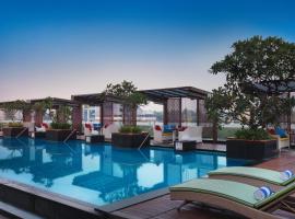 Holiday Inn Cochin by IHG: Koçi şehrinde bir otel