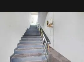 Hotel O Raas Near Near Paschim Vihar
