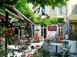 Logis Hôtel-Restaurant LE FONTARABIE
