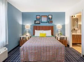 Uptown Suites Extended Stay Denver CO - Centennial