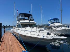 HatTrick Sea View, hotel in Halifax