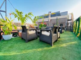 Luxury Palace, хотел 