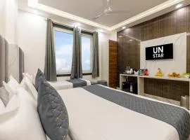 Hotel U N Star - 5 Minutes Walking Distance from New Delhi Railway Station and Metro Station