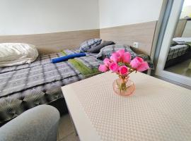 Small City Studio, hotel in Varna City