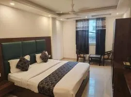 Hotel TEJ PALACE NEAR IGI AIRPORT
