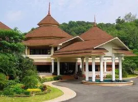 Hotel and Beach Bungalow at Lanta Resort