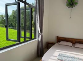 Hương Tràm Homestay, hotel in Hồ Ðá