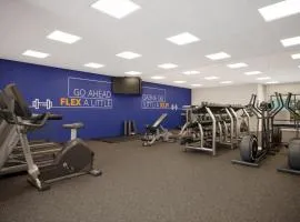 Holiday Inn Express & Suites Elgin - Chicago Northwest