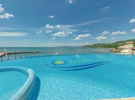 Marina City ApartHotel, hotel in Balchik