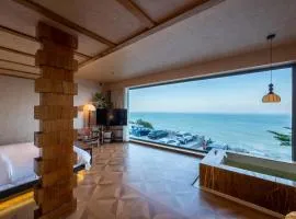 Qingdao Innland sea-view designer hot spring hotel
