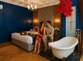 HIGHLINE DOWNTOWN ApartHotel OLDTOWN UNIRII SQUARE, hotel sa Bucharest