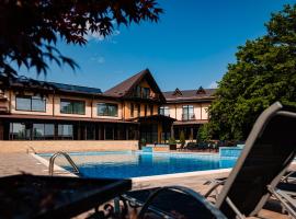 Green Garden Resort, hotel in Odobeşti