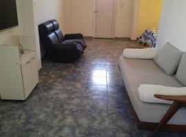 Departamento amplio zona centrica, hotel v destinaci Resistencia