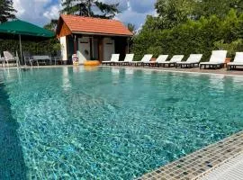 Meggyes Hotel