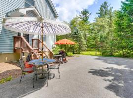 1 Mi to Hunter Mtn Cozy Unit on 6-Acre Property!, hotel en Hunter