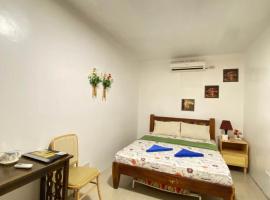 AlonaBeach Tourist Inn, hotel in Taporok