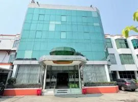 Hotel Huswah Airport